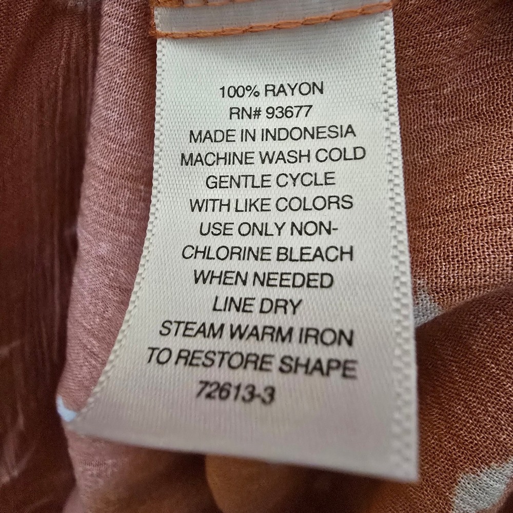 a.n.a A New Approach Terracotta Diamond Print Rayon Flowy Peasant Blouse Medium - Picture 4 of 7